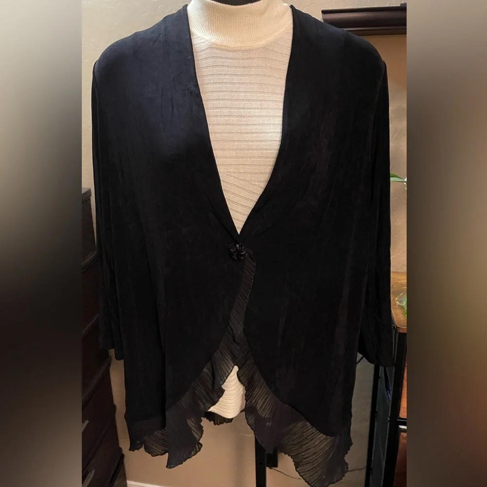 Beautiful Chico’s Traveler’s Cardigan w/stunning hem. - Picture 1 of 11